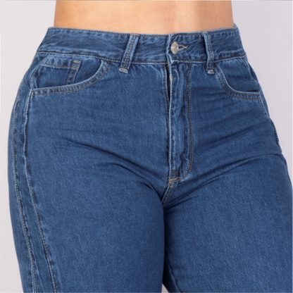 JEANS STRAIGTH BOTONES LEVANTA COLA 47330