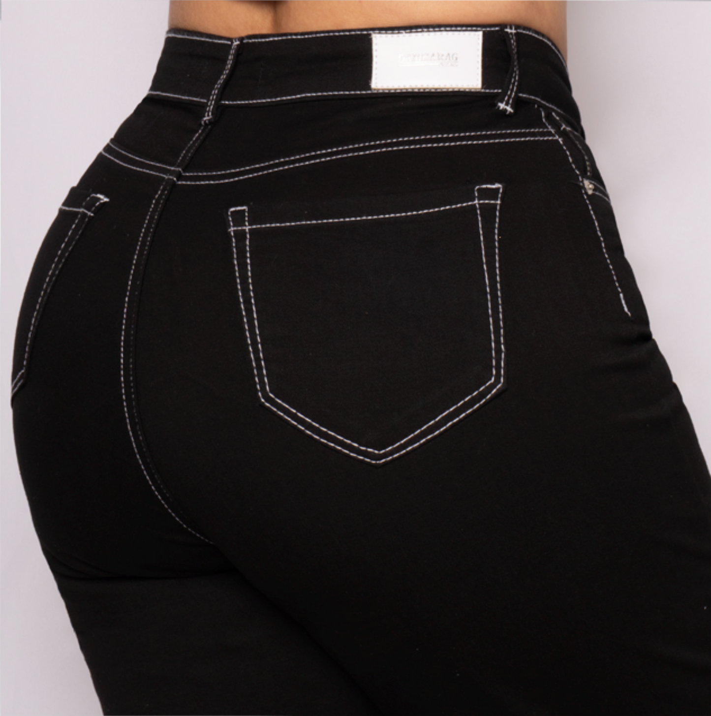 JEANS BOTA ANCHA LEVANTA COLA 47338