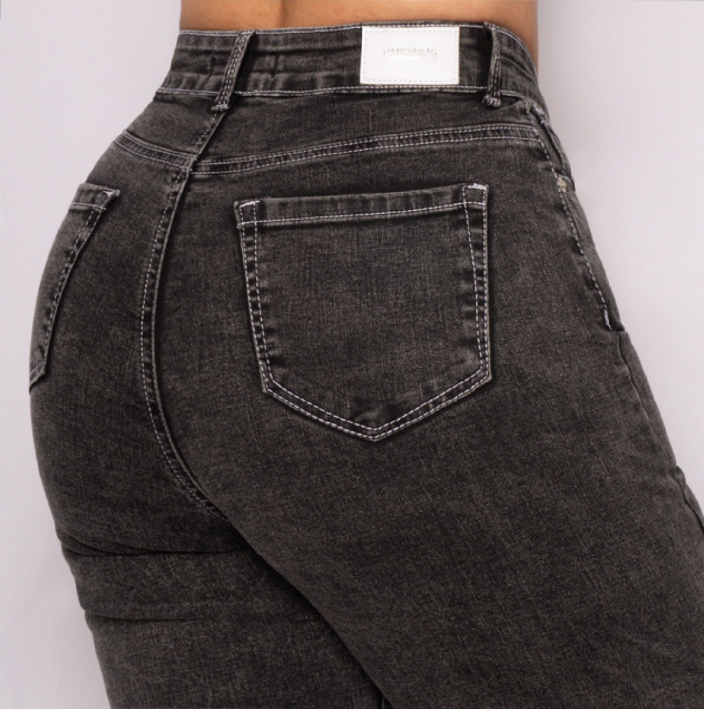 JEANS BOTA ANCHA LEVANTA COLA 9505